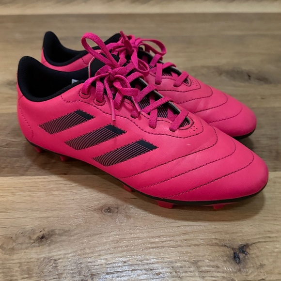 Adidas Girl’s Soccer Cleats - Size 5 - Picture 2 of 7